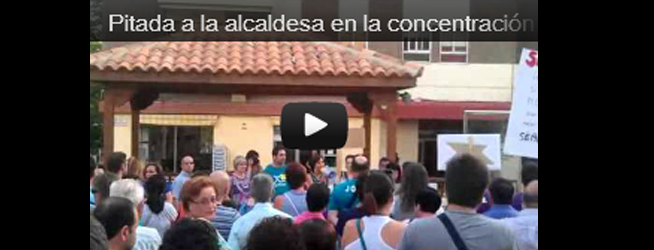 Pitada a la alcaldesa en la concentración del C.O. San Pascual