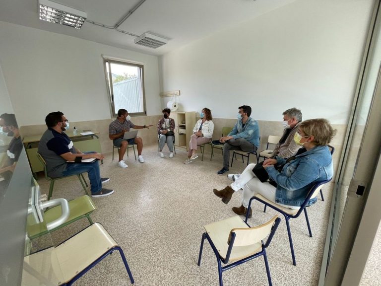 Representantes socialista s de municipios de la comarca se reúne con el CPEE Sanchis Banús para potenciar la inclusión de su alumnado. Representantes socialista s de municipios de la comarca se reúne con el CPEE Sanchis Banús para potenciar la inclusión de su alumnado.