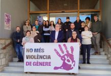 Minuto de silencio en recuerdo de las víctimas de violencia machista de Benicàssim y Xilxes